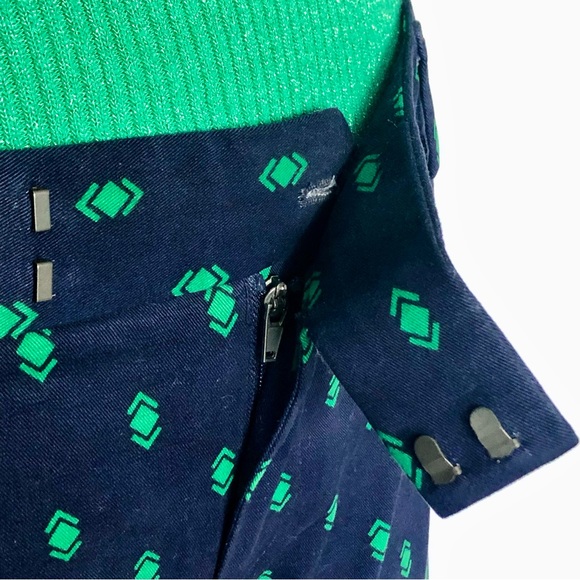 Like New Gap Slim Fit cropped flat front graphic blue green pants size 00 - Picture 6 of 9